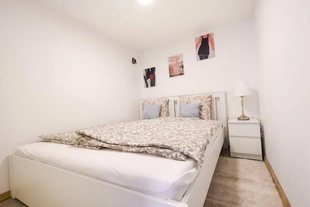 1 Bedroom Flat In Nyar Str., Downtown Budapest Apartment