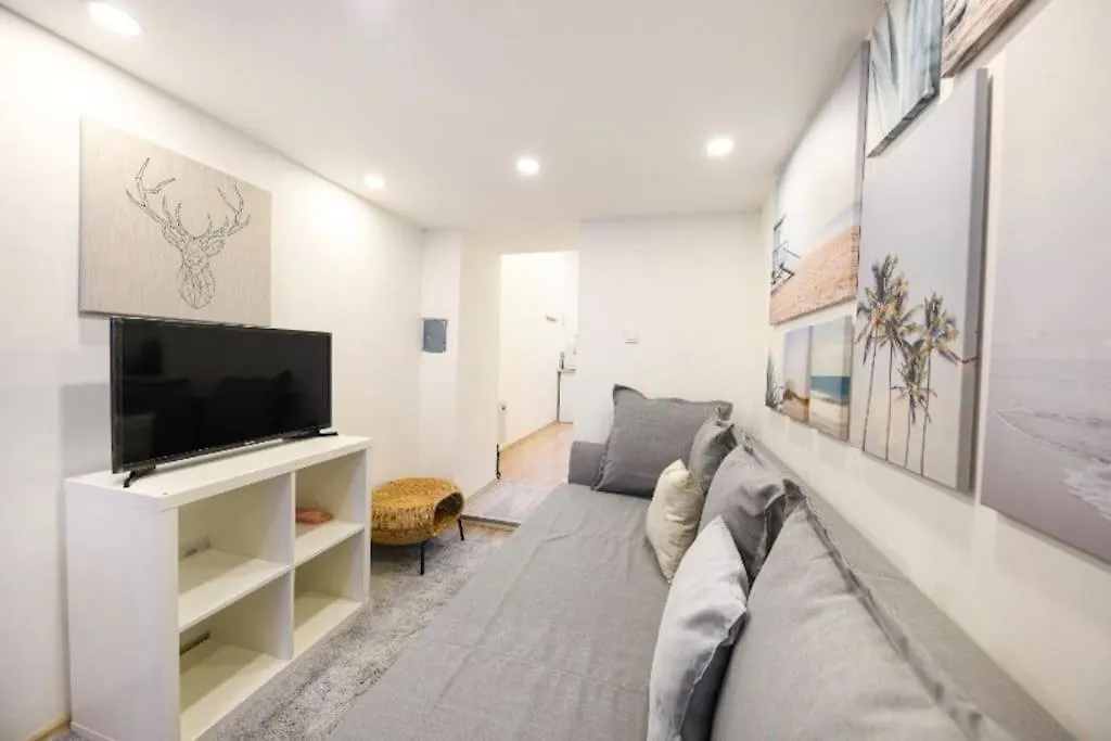 1 Bedroom Flat In Nyar Str., Downtown Budapest