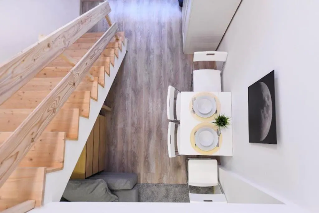 Apartment 1 Bedroom Flat In Nyar Str., Downtown Budapest